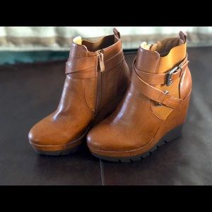 Sbicca brown wedge boots.